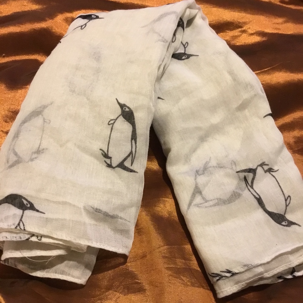 D&B womens scarf